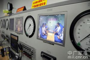 實驗人員及時對潛水員進行心理疏導