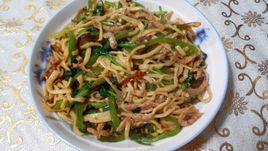 香辣肉絲炒麵 香辣肉絲炒麵