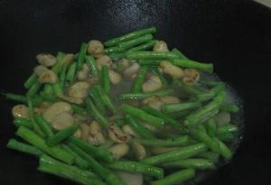 豇豆炒蠶豆瓣 豇豆炒蠶豆瓣