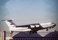 伊爾-76中程中型運輸機