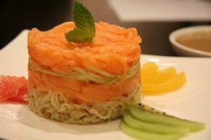 釀皮三文魚 釀皮三文魚