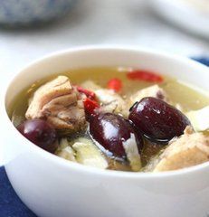 當歸煨雞 當歸煨雞