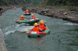 龍潭湖漂流 龍潭湖漂流