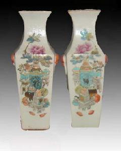 清晚五彩博古筒瓶 清晚五彩博古筒瓶