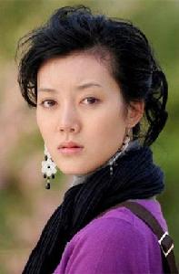 林雨馨[艱難愛情中女主角（車曉飾）]