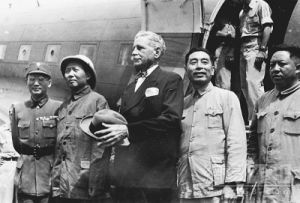 毛澤東飛抵重慶