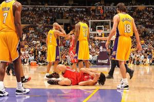 NBA明星打球也髒