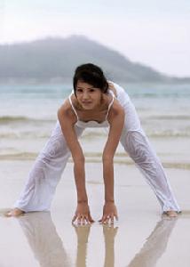 《七日瘦身瑜伽》 《七日瘦身瑜伽》