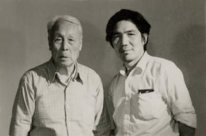 許凌青（左）