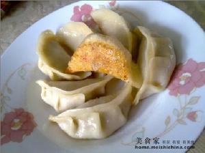 芹菜肉餡生煎餃 芹菜肉餡生煎餃