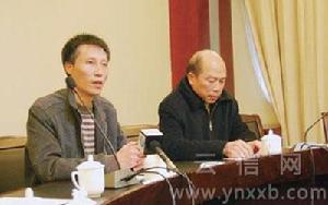 游代進（左）、張功成（右）接受媒體採訪