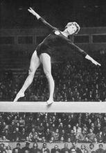 拉里莎·拉蒂尼娜