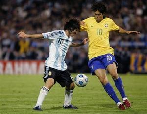 以巴西、阿根廷為代表的技術派南美球隊在2010年南非世界盃上也踢起來務實和功利足球。