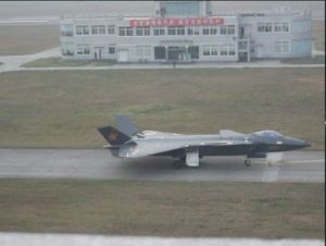 網上流傳的J-20圖片