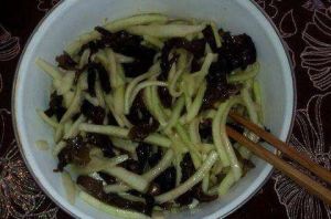 涼拌木耳西瓜皮 涼拌木耳西瓜皮