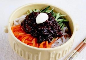 山東伴侶炸醬麵