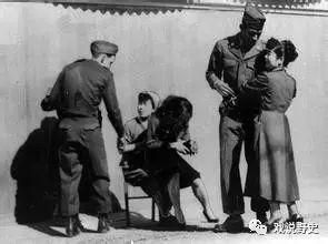 日本兵:我戰友的骨灰在盒子裡,他的妻子在美國大兵懷裡 日本兵:我戰友的骨灰在盒子裡,他的妻子在美國大兵懷裡