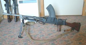 輕機槍