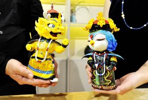 壯壯和美美（右）