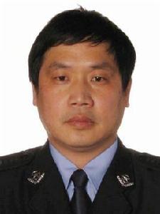 陳學[南陵縣公安局黨委委員]