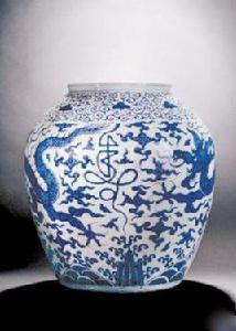 明萬曆青花壽字雲龍紋罐 明萬曆青花壽字雲龍紋罐