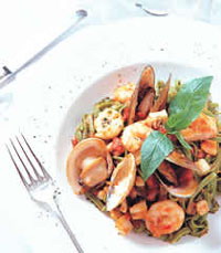 蕃茄海鮮菠菜面 蕃茄海鮮菠菜面