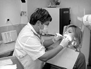 保加利亞牙醫為外國患者診療