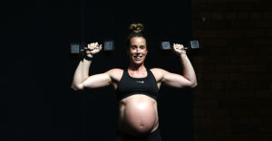 懷孕婦女舉重