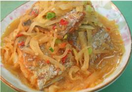 白蘿蔔燒帶魚 白蘿蔔燒帶魚