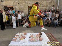 西班牙嬰兒節驅邪儀式