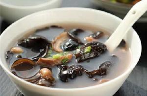 鮮陳草菇木耳湯 鮮陳草菇木耳湯