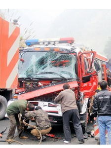 廣西河池特大交通事故 廣西河池特大交通事故