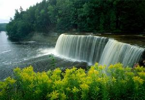 （圖）塔庫梅隆瀑布州立公園