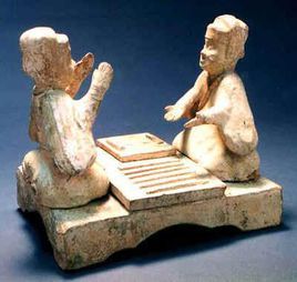 東漢綠釉陶六博俑