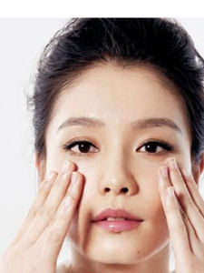 眼睛浮腫 眼睛浮腫