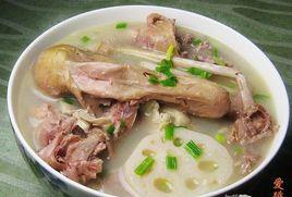 風鵝骨頭燉蓮藕 風鵝骨頭燉蓮藕