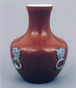 雍正祭紅鋪首天球瓶