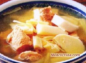 拌天筍排骨湯 拌天筍排骨湯