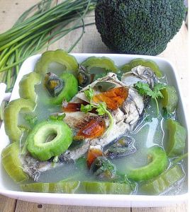 苦瓜皮蛋鯽魚湯 苦瓜皮蛋鯽魚湯