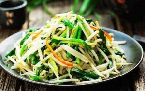 春韭炒豆芽 春韭炒豆芽