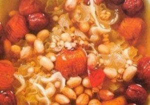 雪耳花生仁湯