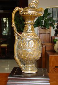 青瓷鳳首龍柄壺