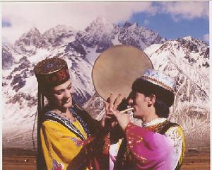 （圖）塔吉克族服飾——高山之鷹