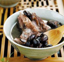 黑豆排骨湯