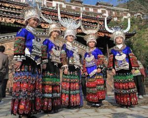 苗族服飾 苗族服飾