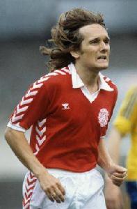 西蒙森[前丹麥足球運動員]