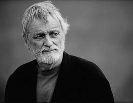 康拉德·霍爾 康拉德·霍爾