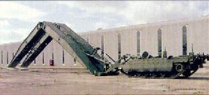 （圖）“豹”2裝甲快速架橋車