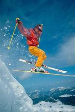 跳台滑雪瞬間圖