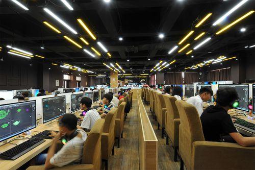 現代化的實習機房